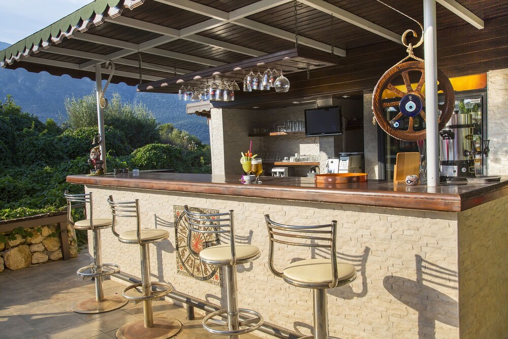 Poolside Bar