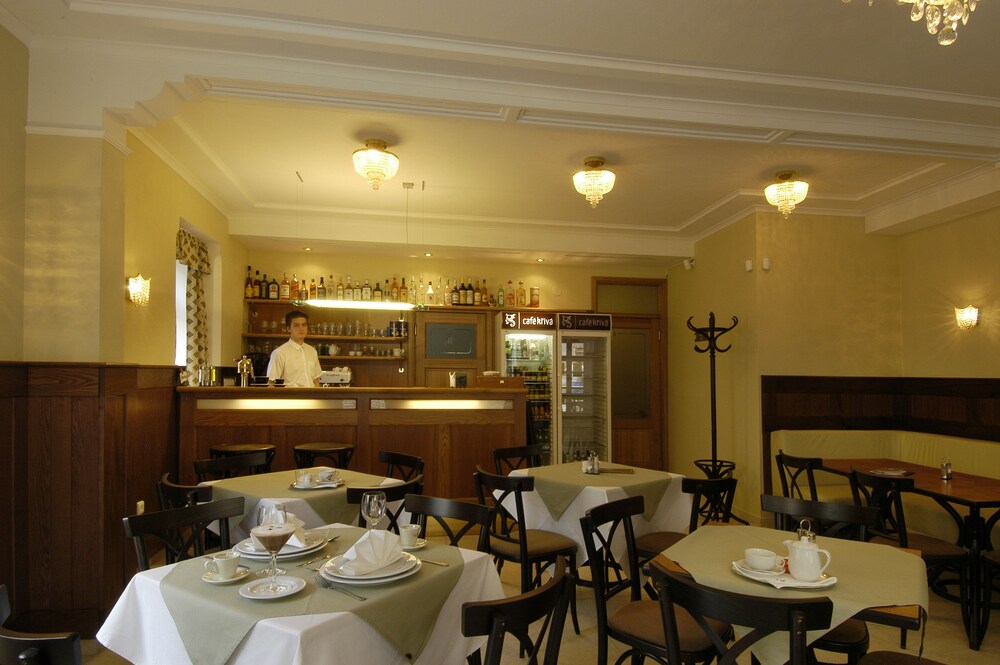 Coffee Shop