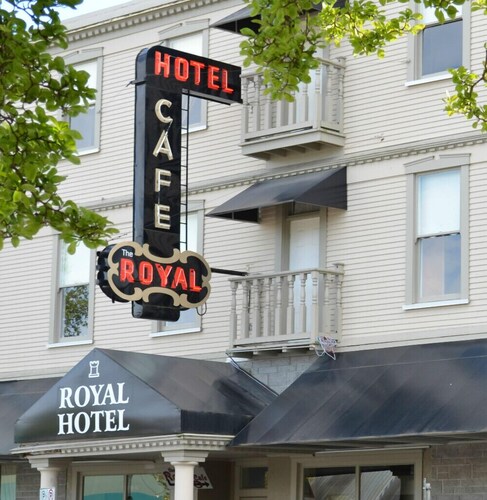 Royal Hotel