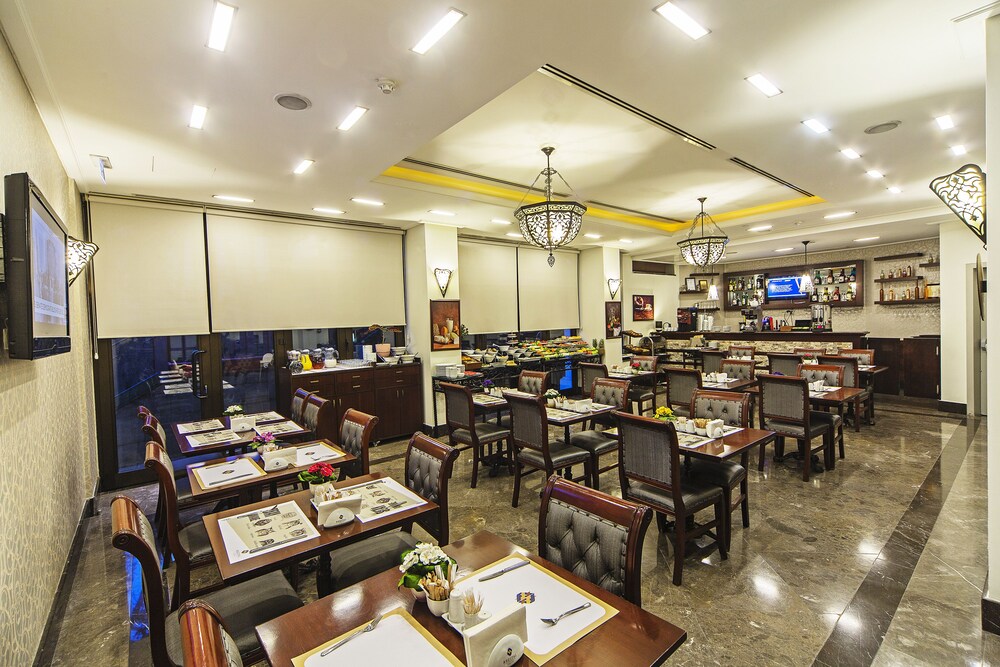 Food Court