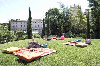 Childrens Play Area - Outdoor
