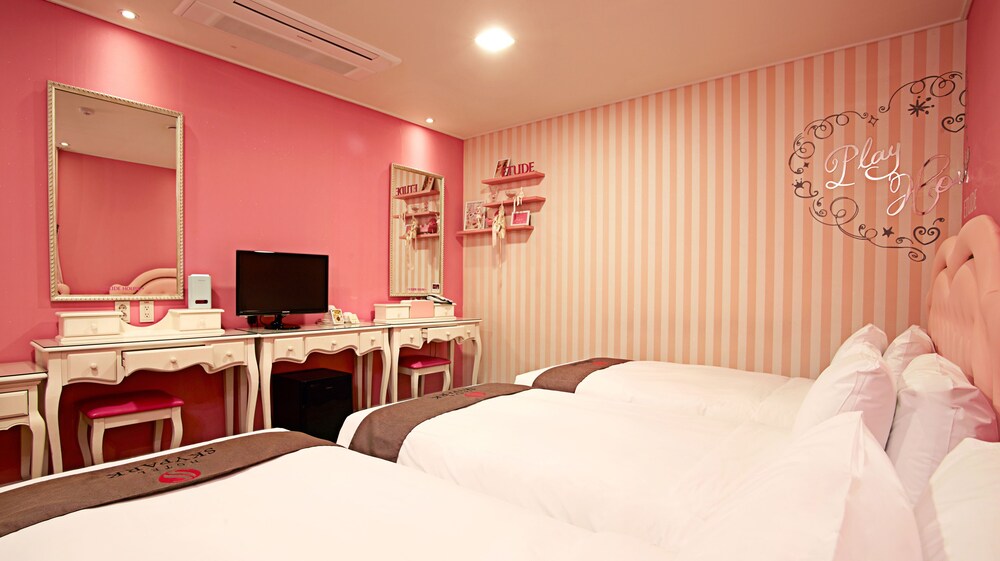 Guestroom