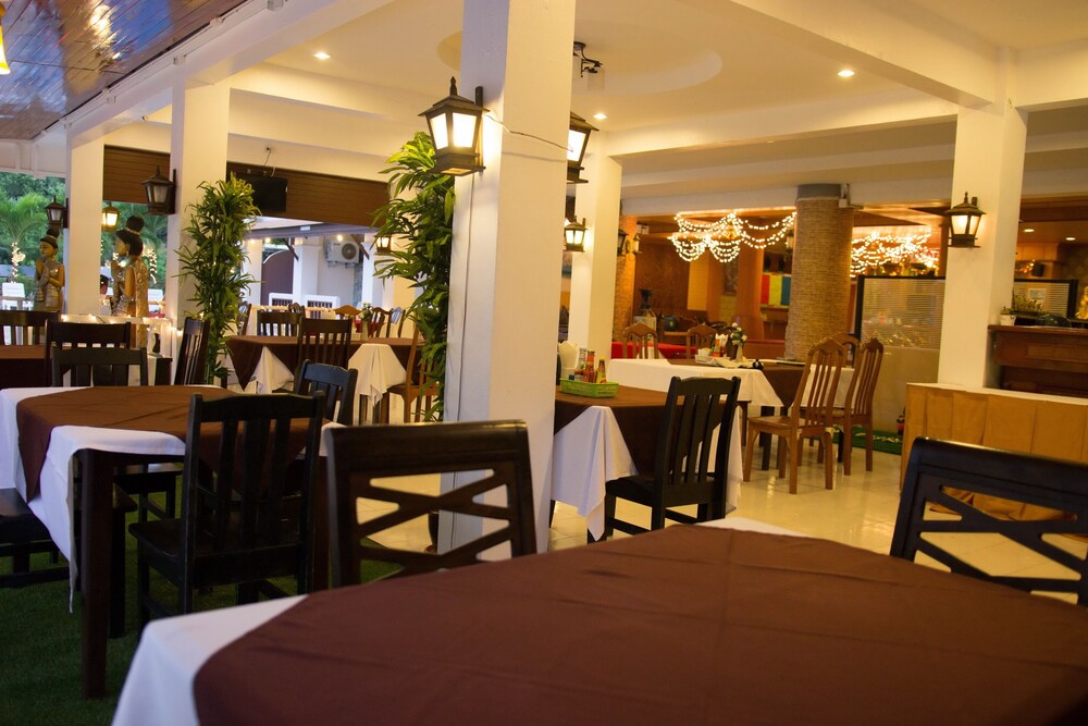 Hotel Lounge