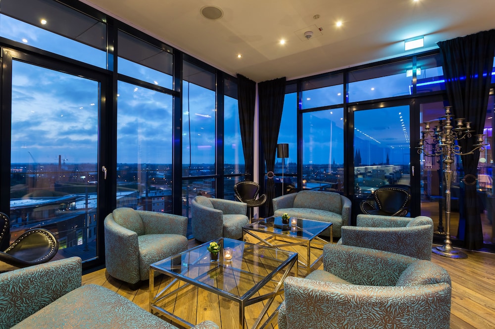 Hotel Bar