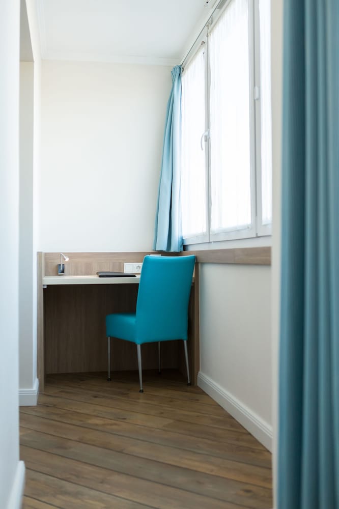 In-Room Business Center