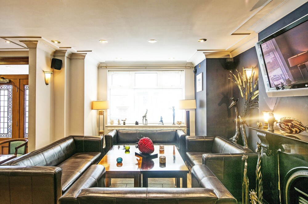 Hotel Lounge