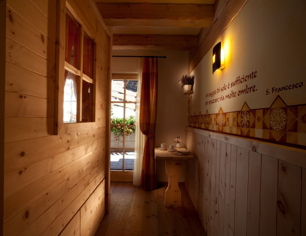 Double Room - Featured Image