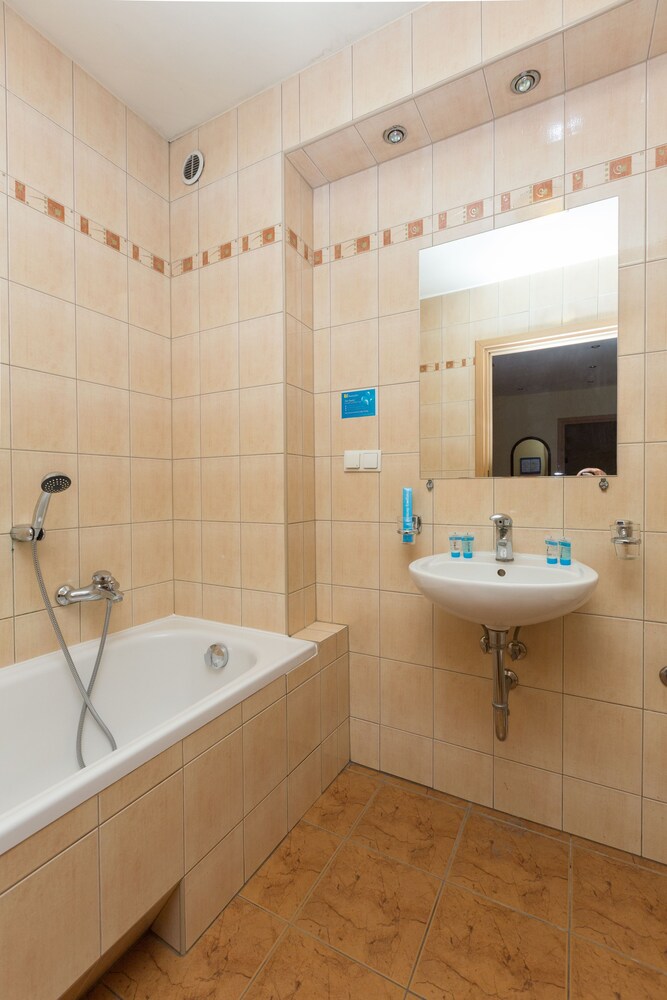 Apartment, 3 Bedrooms - Bathroom