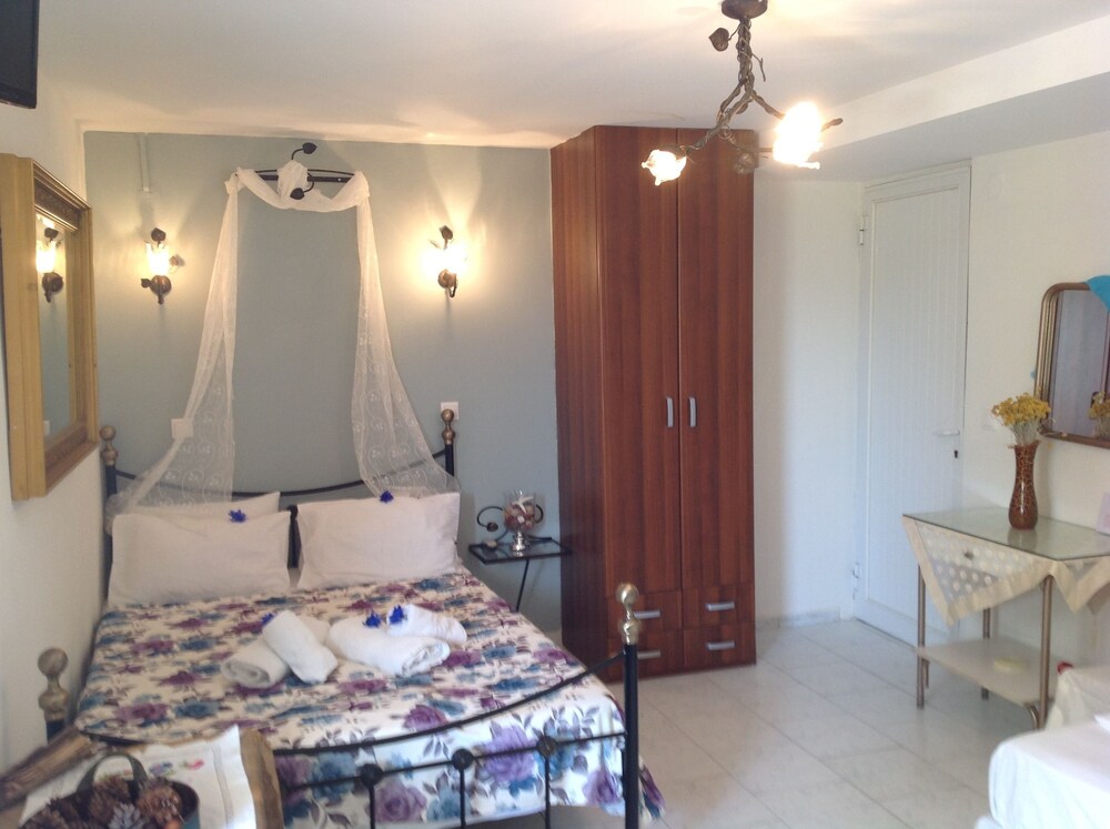 Standard Studio Garden View Free welcome drink - Guestroom