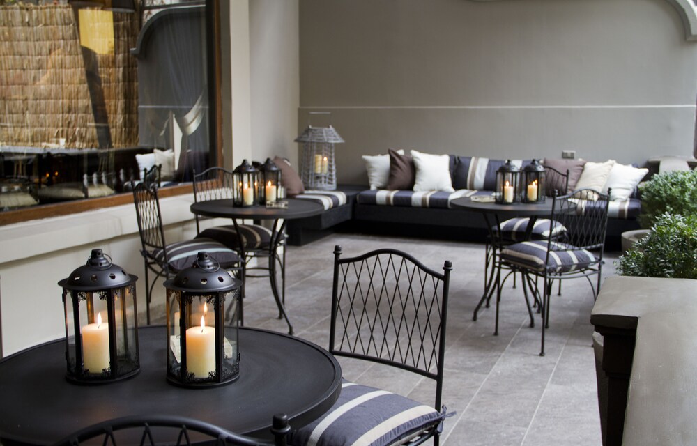 Hotel Lounge
