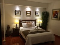 Standard Room, 1 Queen Bed