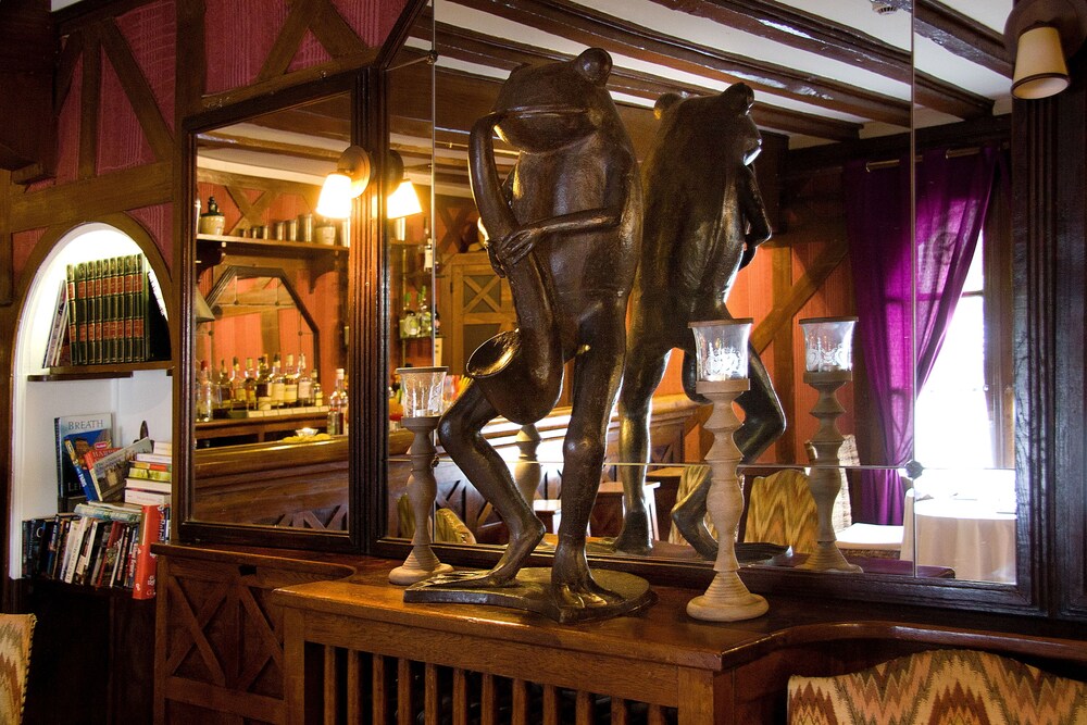 Hotel Bar
