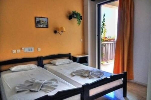 Apartment, 2 Bedrooms (4 Adults) - Guestroom