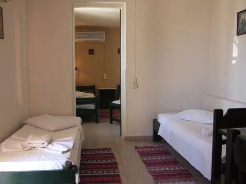 Apartment (3 Adults) - Guestroom