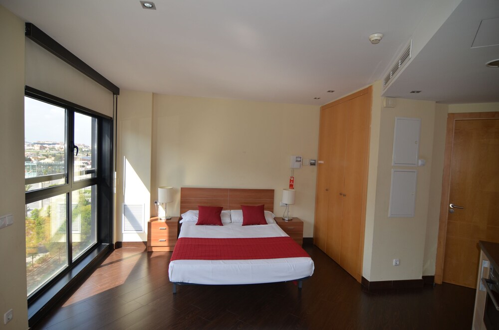 Studio (Single Use) - Guestroom