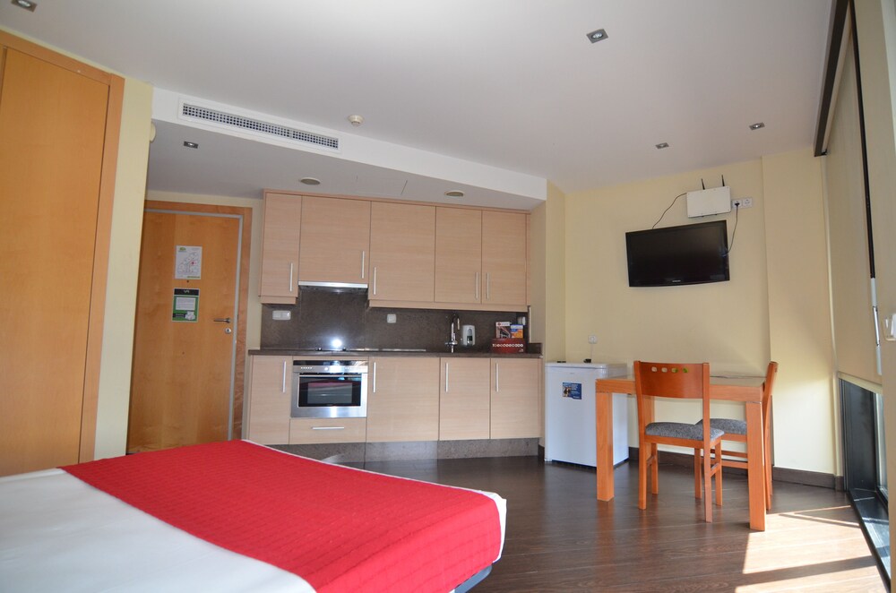 Studio (Single Use) - Guestroom