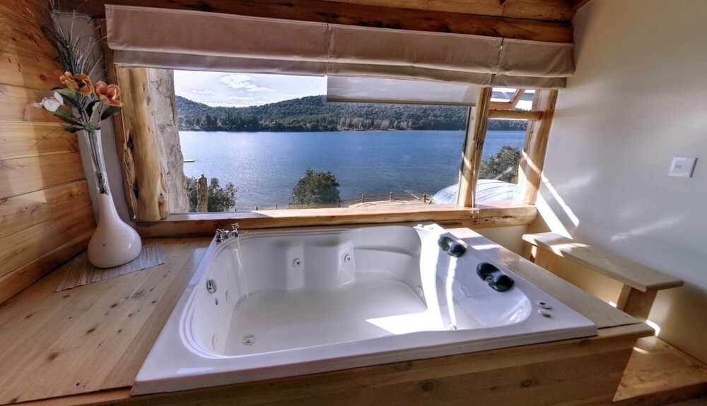 Superior Cabin - Jetted Tub