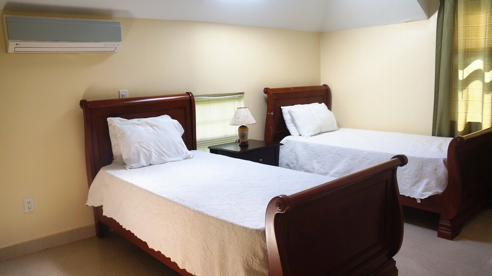 Deluxe Studio Suite, 2 Bedrooms, Kitchenette - Guestroom