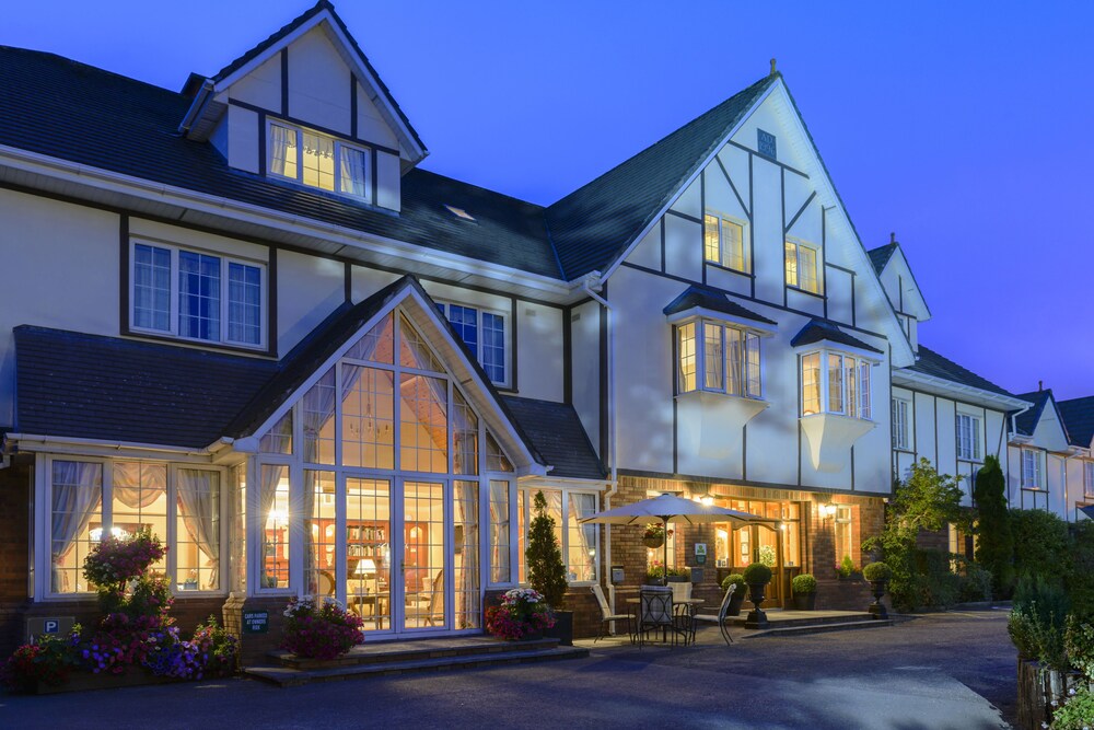 Hotel Front - Evening/Night