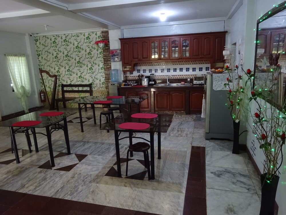 Food Court