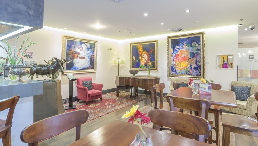 Hotel Bar