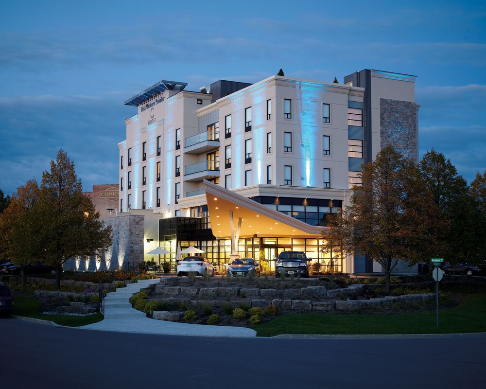 Hotel Front - Evening/Night
