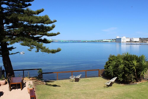 Bay 10 Accommodation