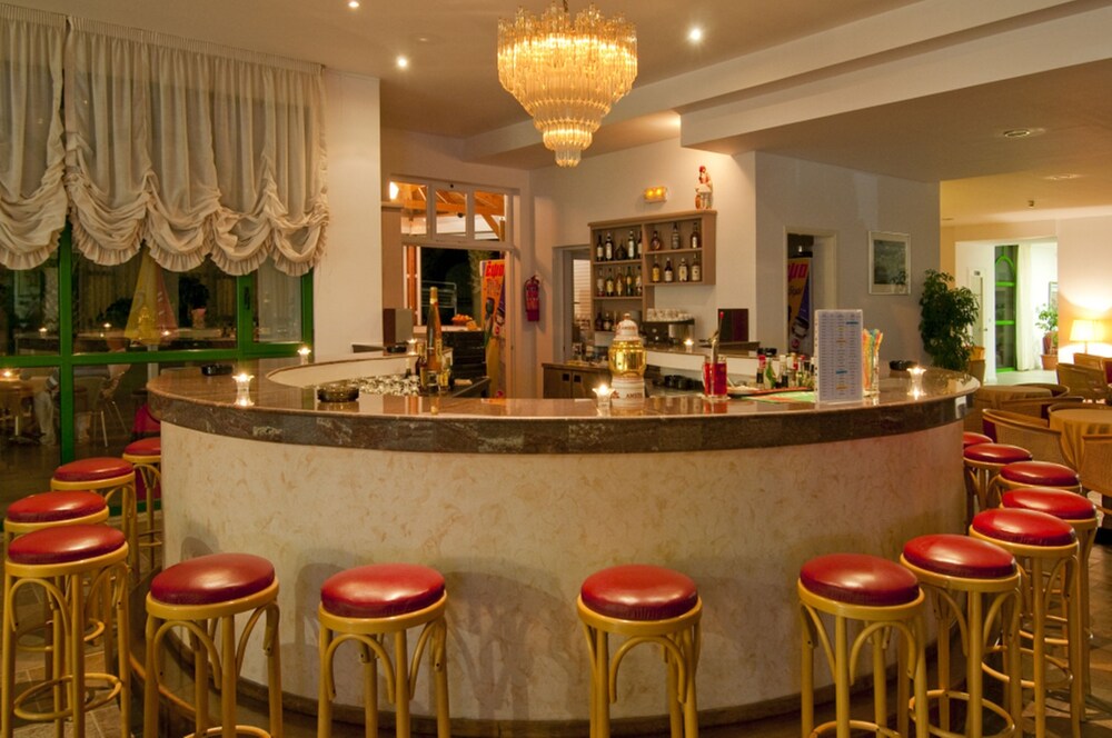 Hotel Lounge