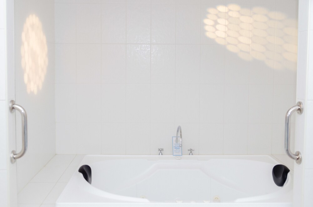 Jetted Tub