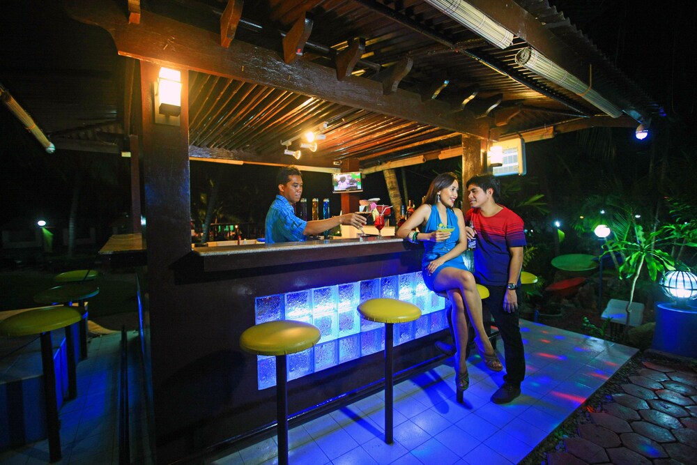 Poolside Bar