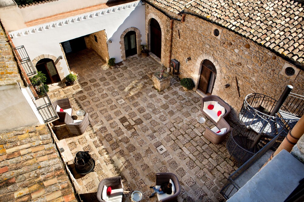 Courtyard View