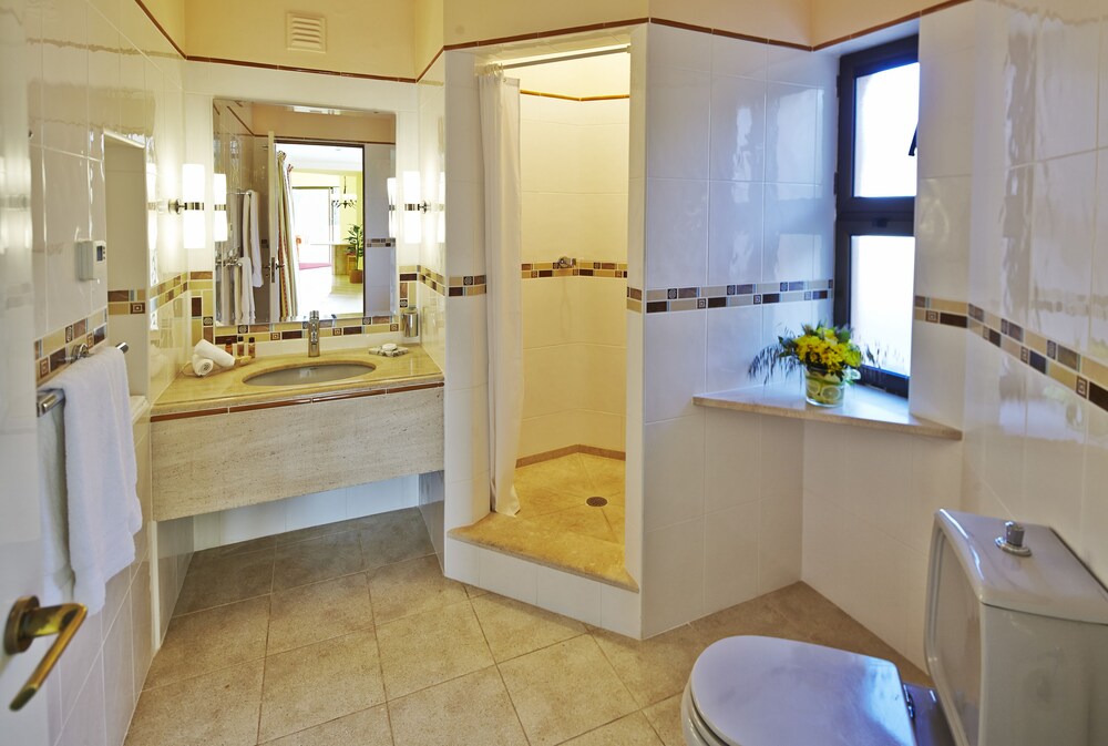 Apartment, 1 Bedroom - Bathroom