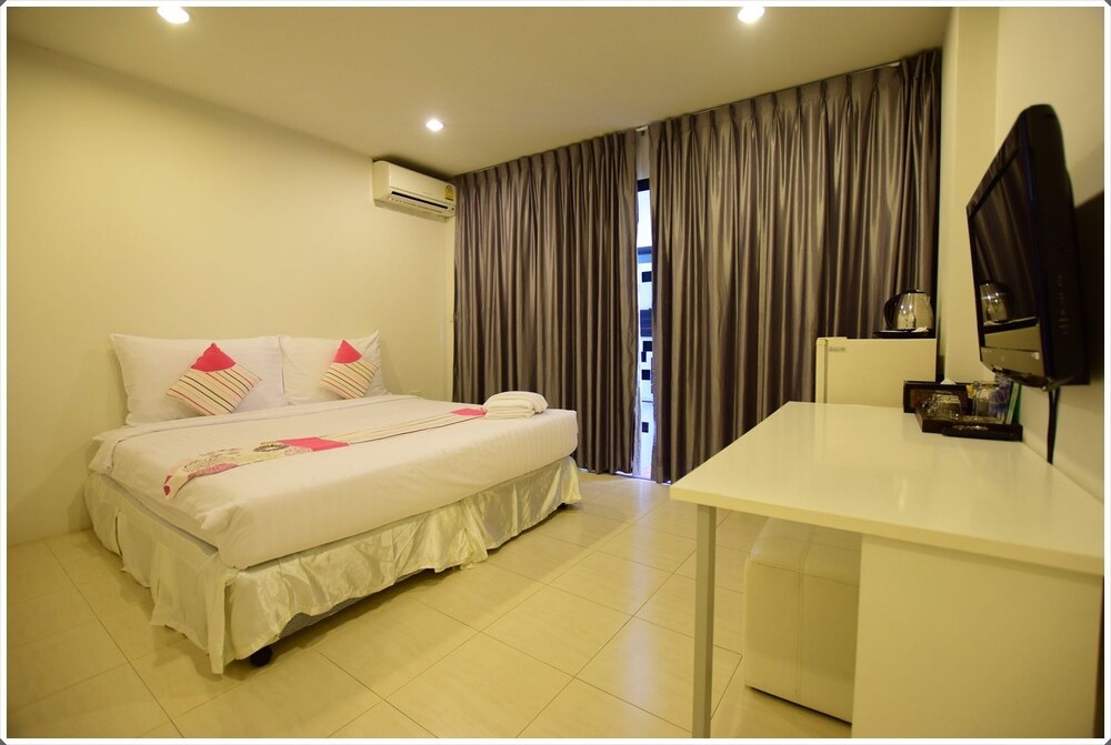 Standard Twin Room, 1 Double Bed, Ground Floor - Guestroom