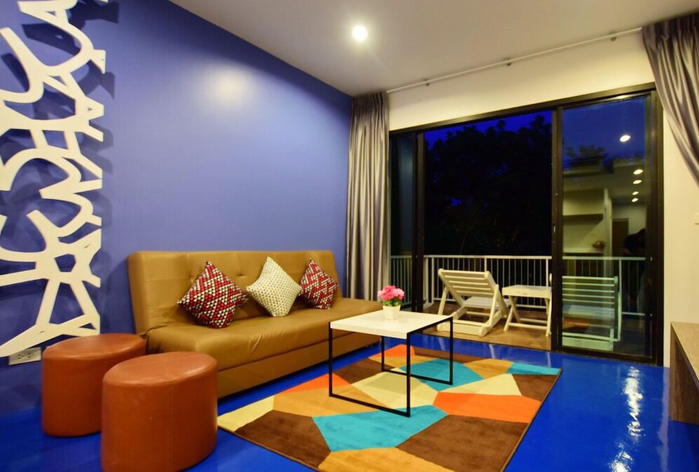 Suite, 2 Bedrooms, Tower - Living Room