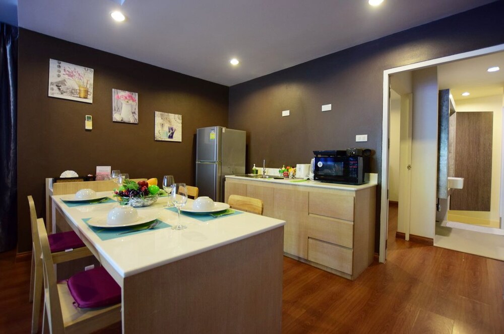 Family Twin Room, 2 Bedrooms, Poolside - In-Room Dining
