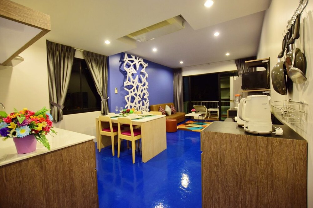 Suite, 2 Bedrooms, Tower - In-Room Kitchenette