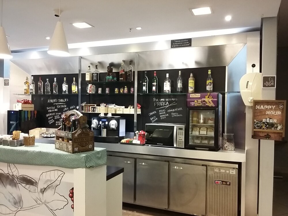 Hotel Bar