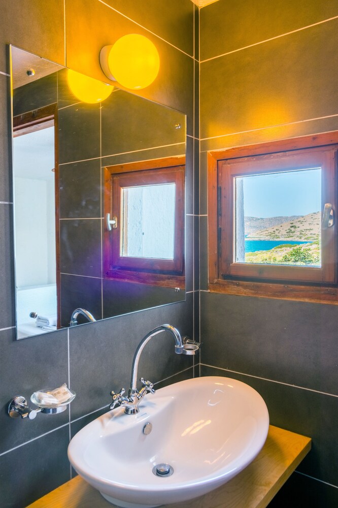 Grand Apartment, Sea View (For 4) - Bathroom Sink