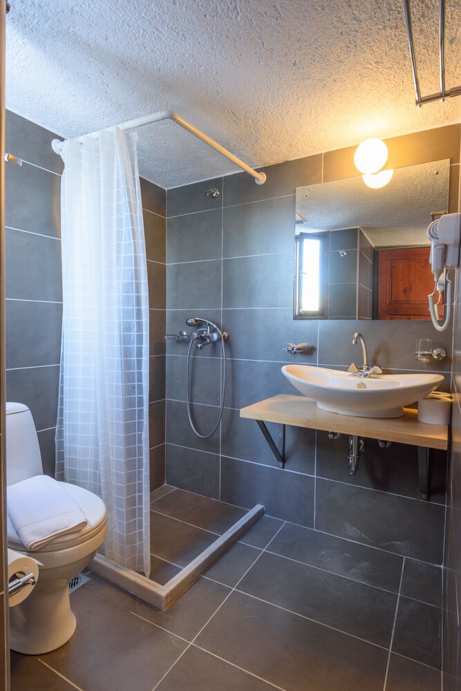 Standard Apartment, Partial Sea View (for 2) - Bathroom