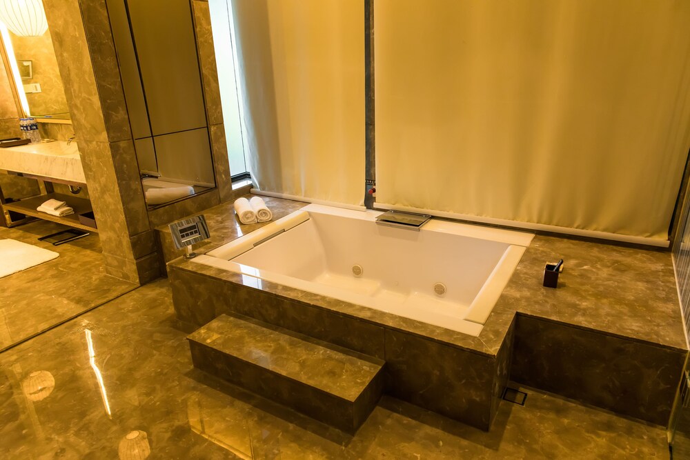 Jetted Tub
