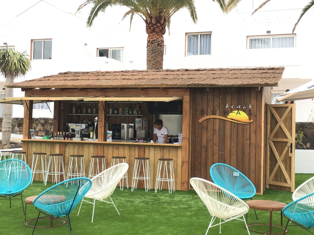 Poolside Bar