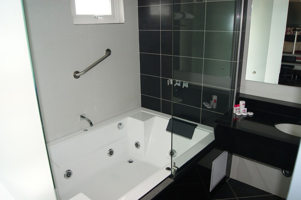Jetted Tub