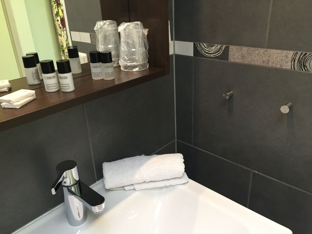 Elegance Suite - Bathroom Sink
