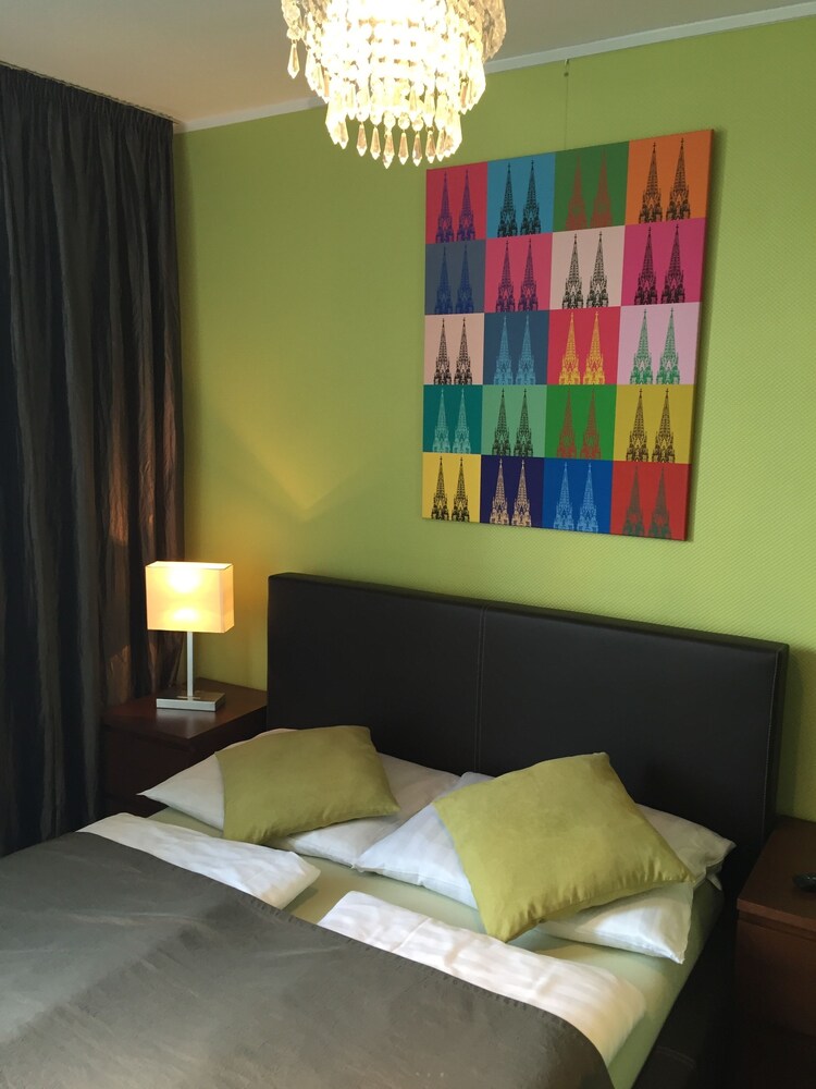 Elegance Suite - Guestroom