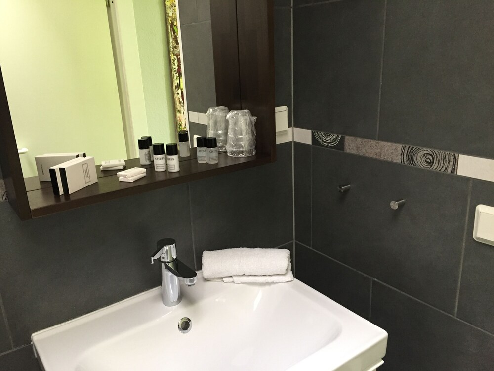 Elegance Suite - Bathroom