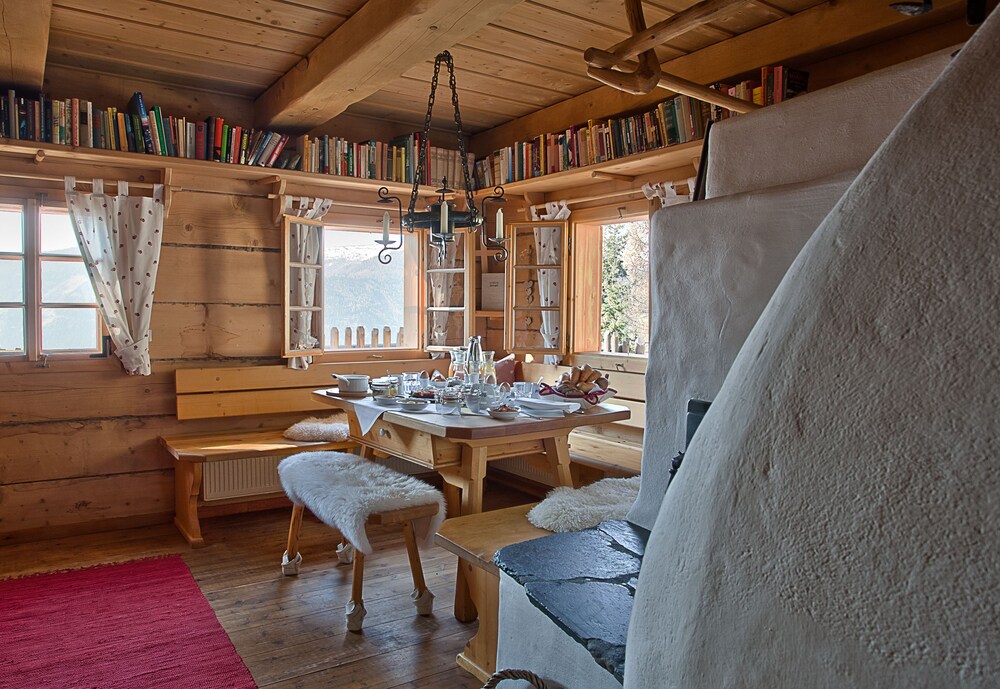 Panoramic Chalet, 2 Bedrooms, Sauna, Mountain View - In-Room Dining