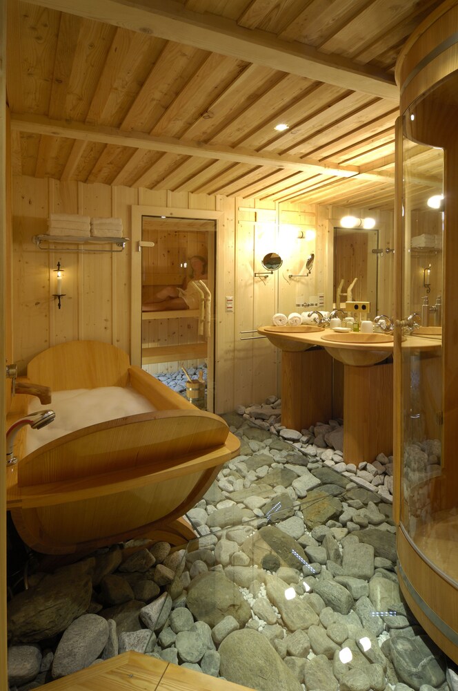 Panoramic Chalet, 2 Bedrooms, Sauna, Mountain View - Guestroom