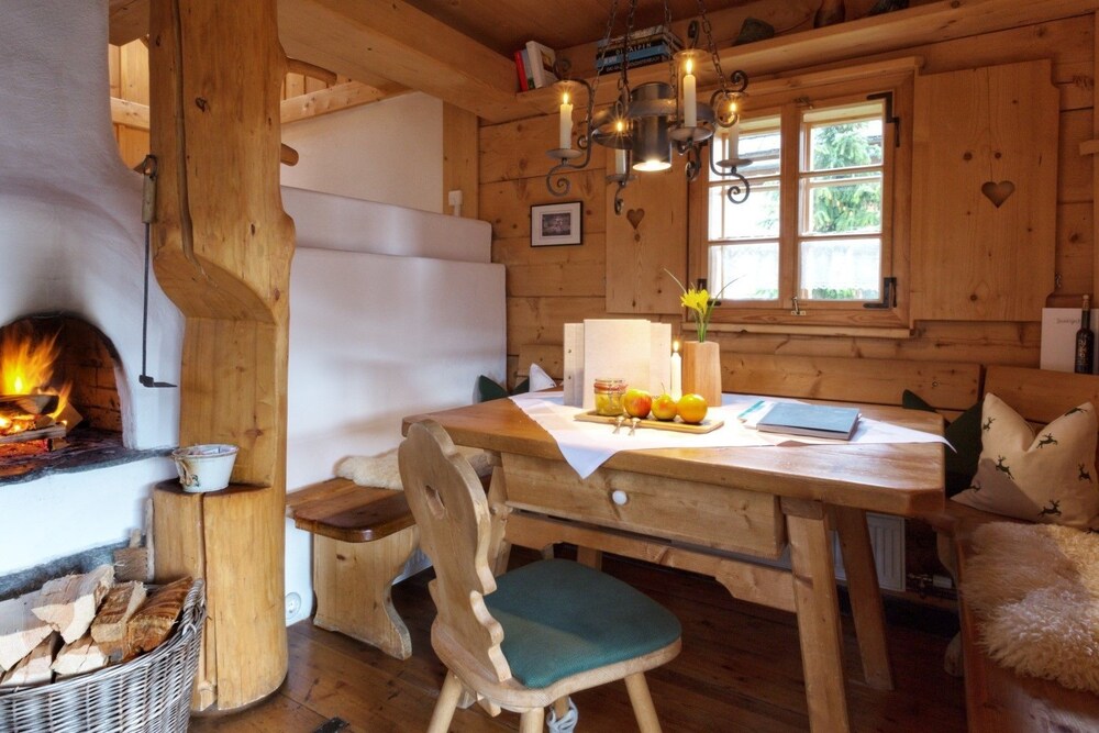 Traditional Chalet, 2 Bedrooms, Terrace, Mountain View - Living Area