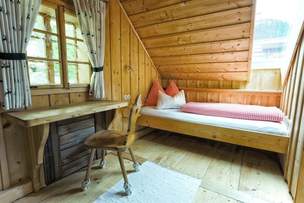 Traditional Chalet, 2 Bedrooms, Terrace, Mountain View - Childrens Theme Room