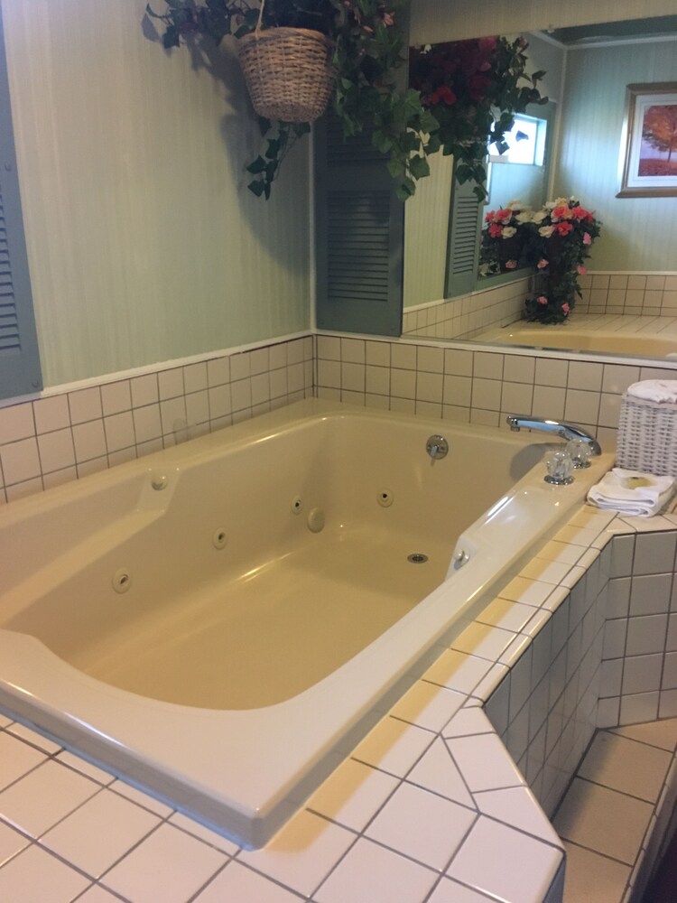 Jetted Tub
